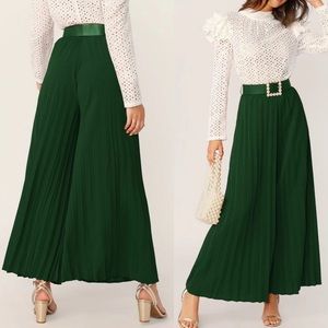 Green high waist pleated  pearl belt pants